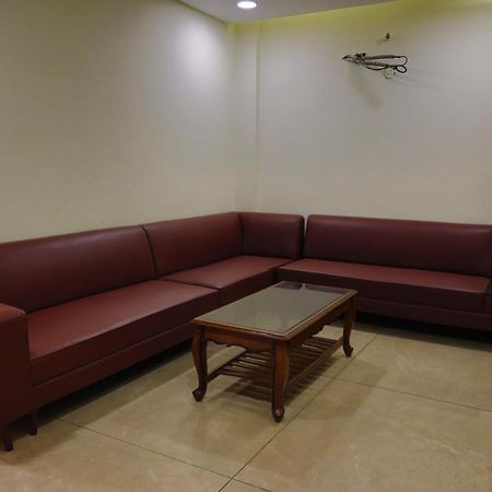 Hotel Golden Leaf Mohali Bagian luar foto