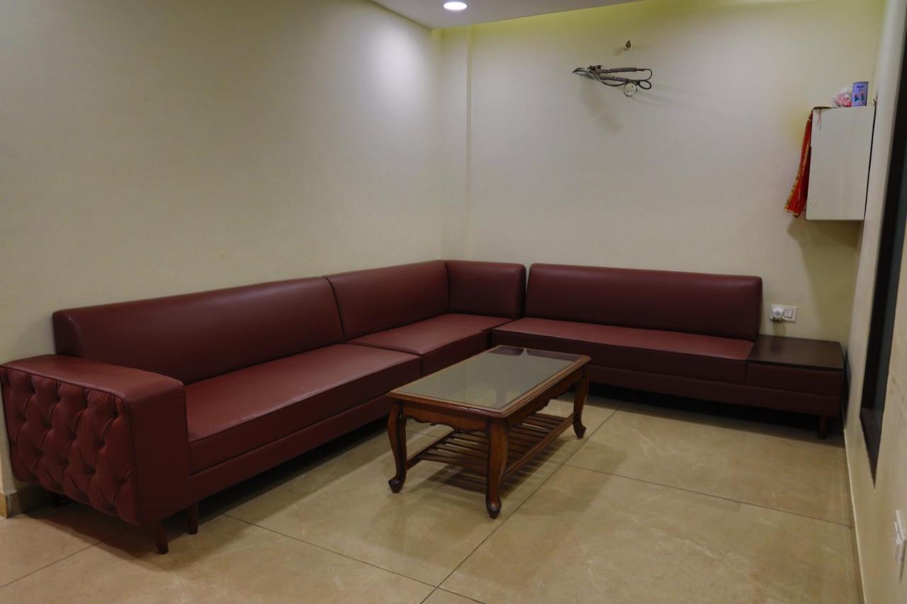 Hotel Golden Leaf Mohali Bagian luar foto